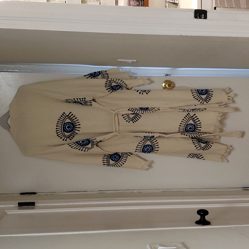 Cream Robe - Picture 6 of 6